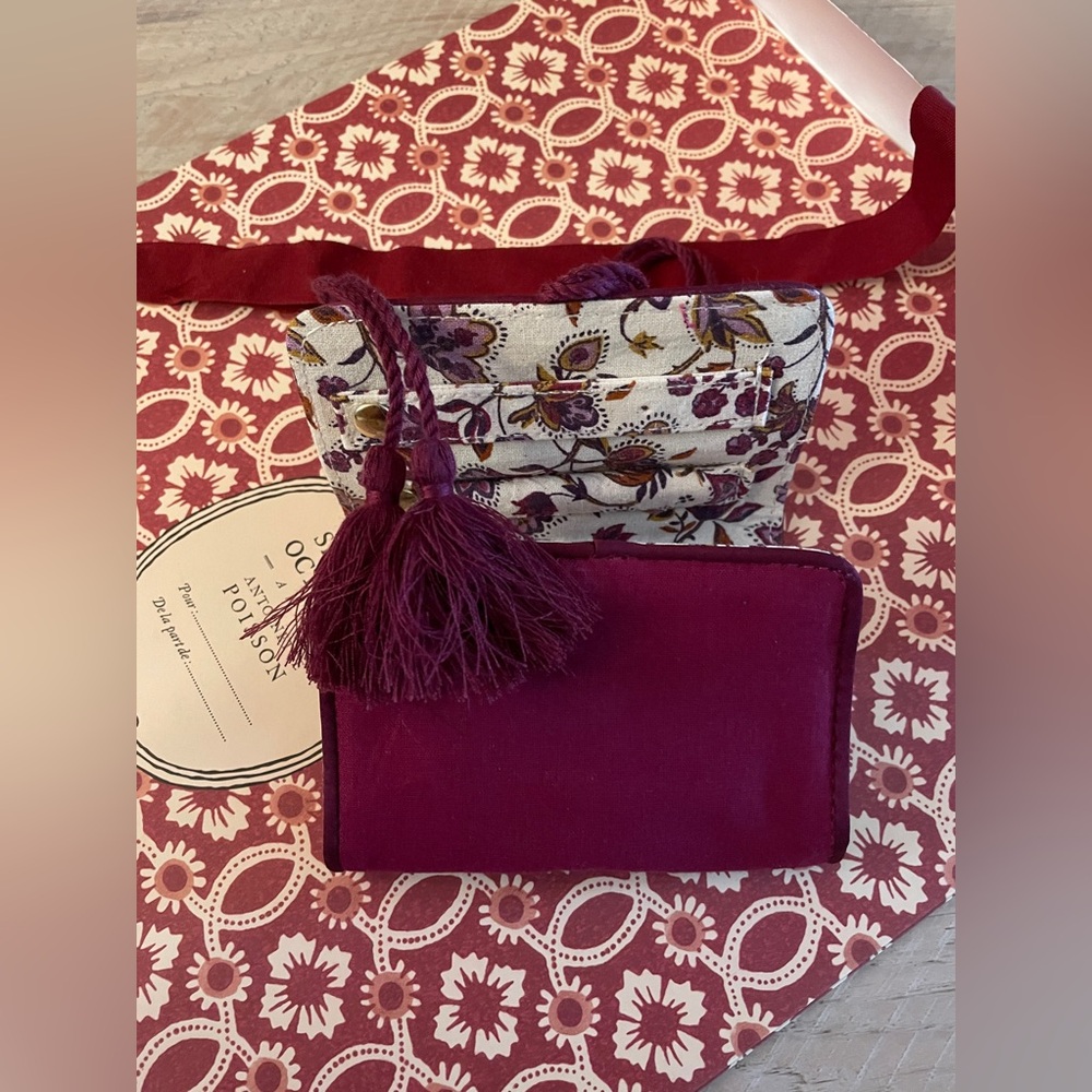 Sezane Travel Jewelry Wrap. Purple Flowers.